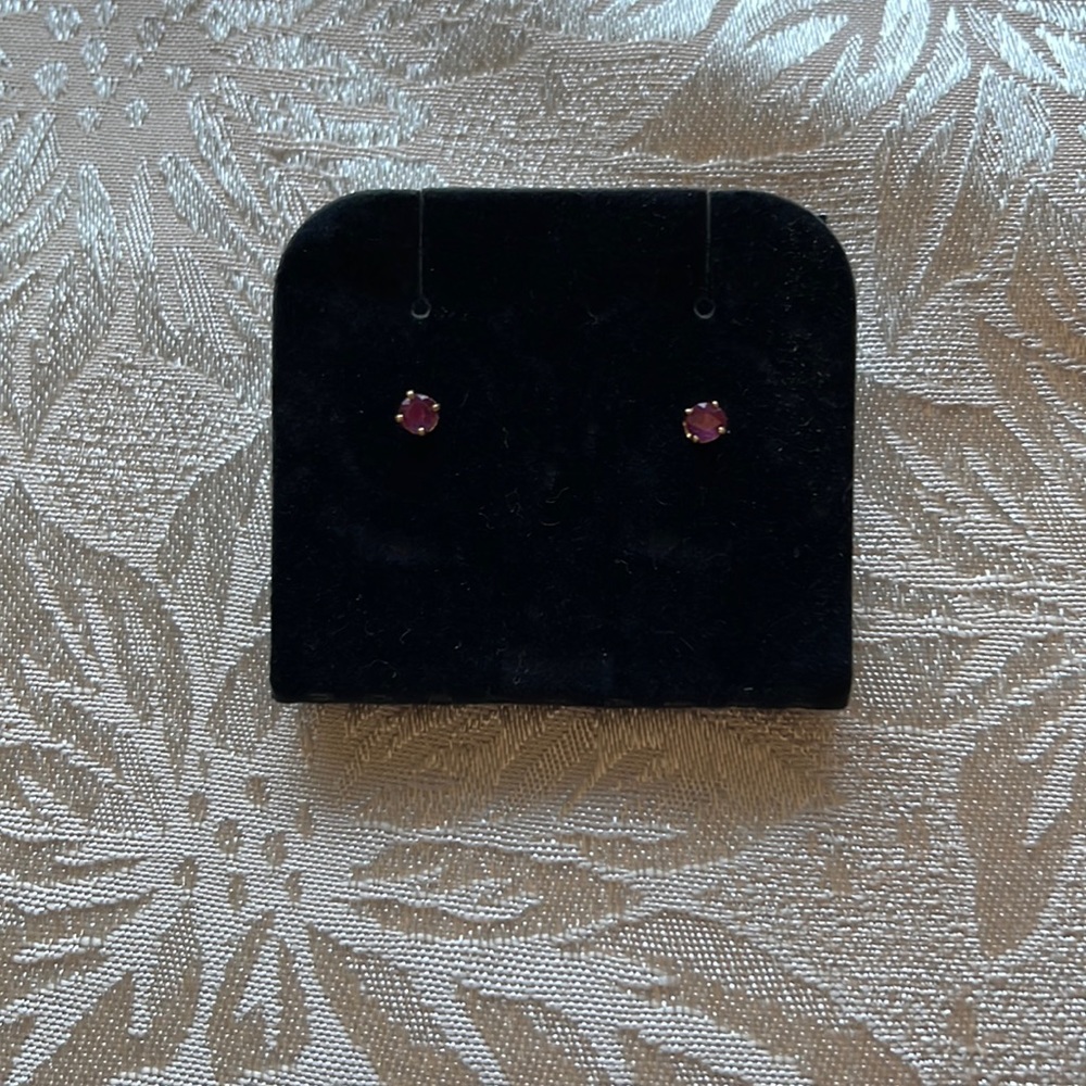 14k ruby stud earrings